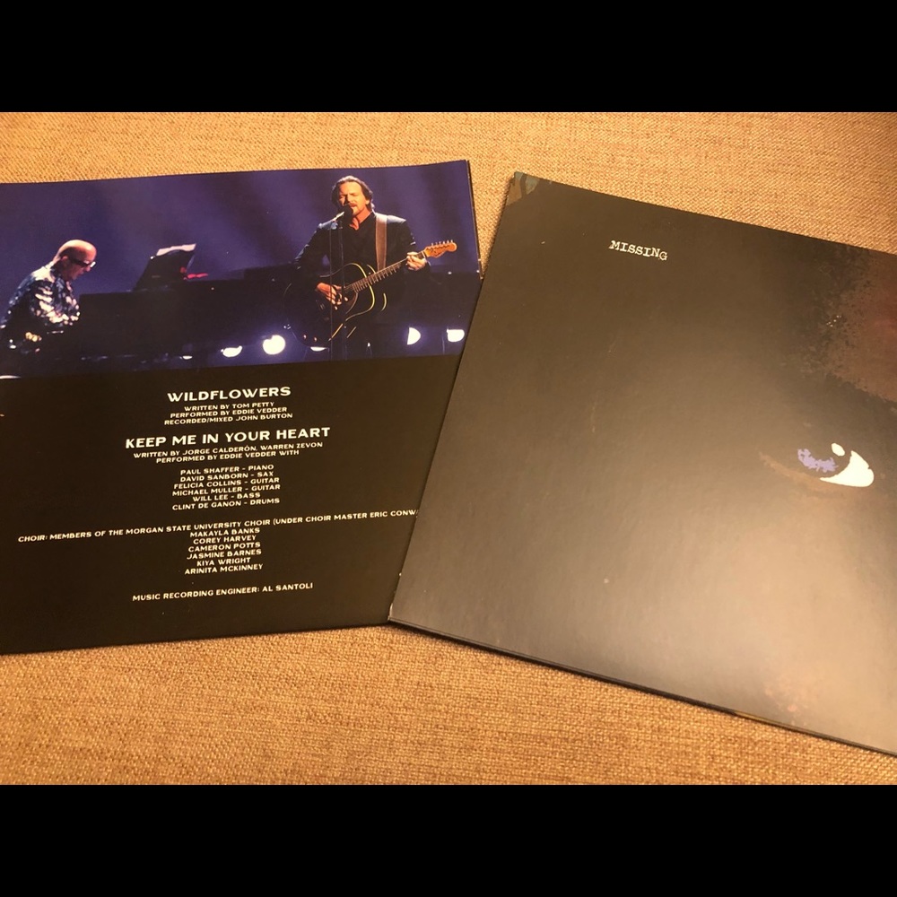 Pearl Jam Collectors Set. - Picture 6 of 11